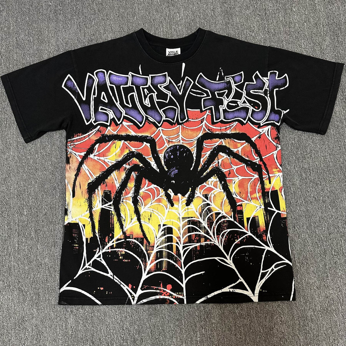 VALE USA Spider Web Graphic Short-Sleeve T-Shirt