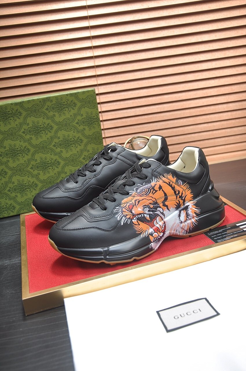 Gucci Tiger Graphic Low-Top Sneakers