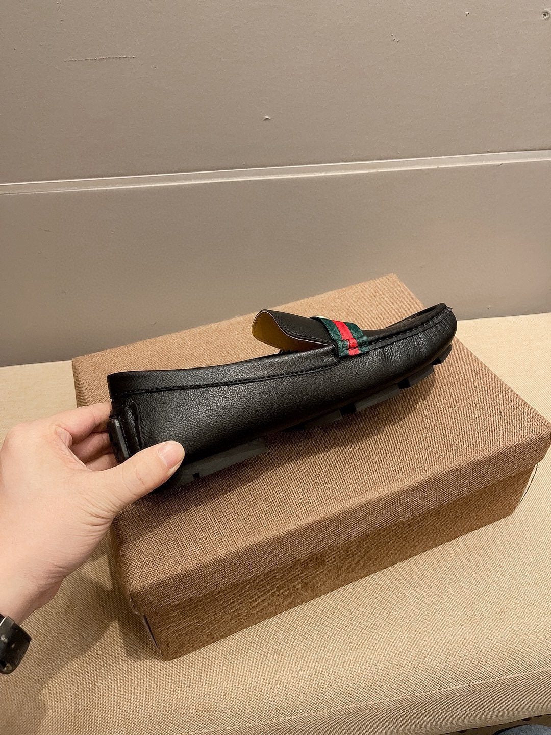 Gucci Men's Black Stripe Driving Loafers