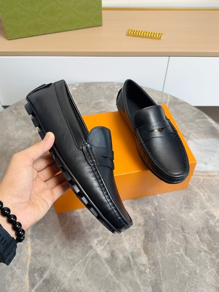Louis Vuitton Men's Black Leather Lug Sole Loafers