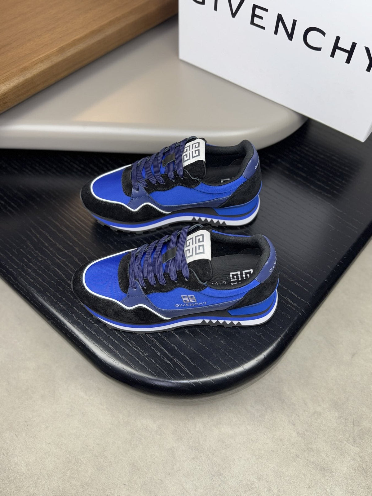 Givenchy Contrast-Trim Lace-Up Sneakers